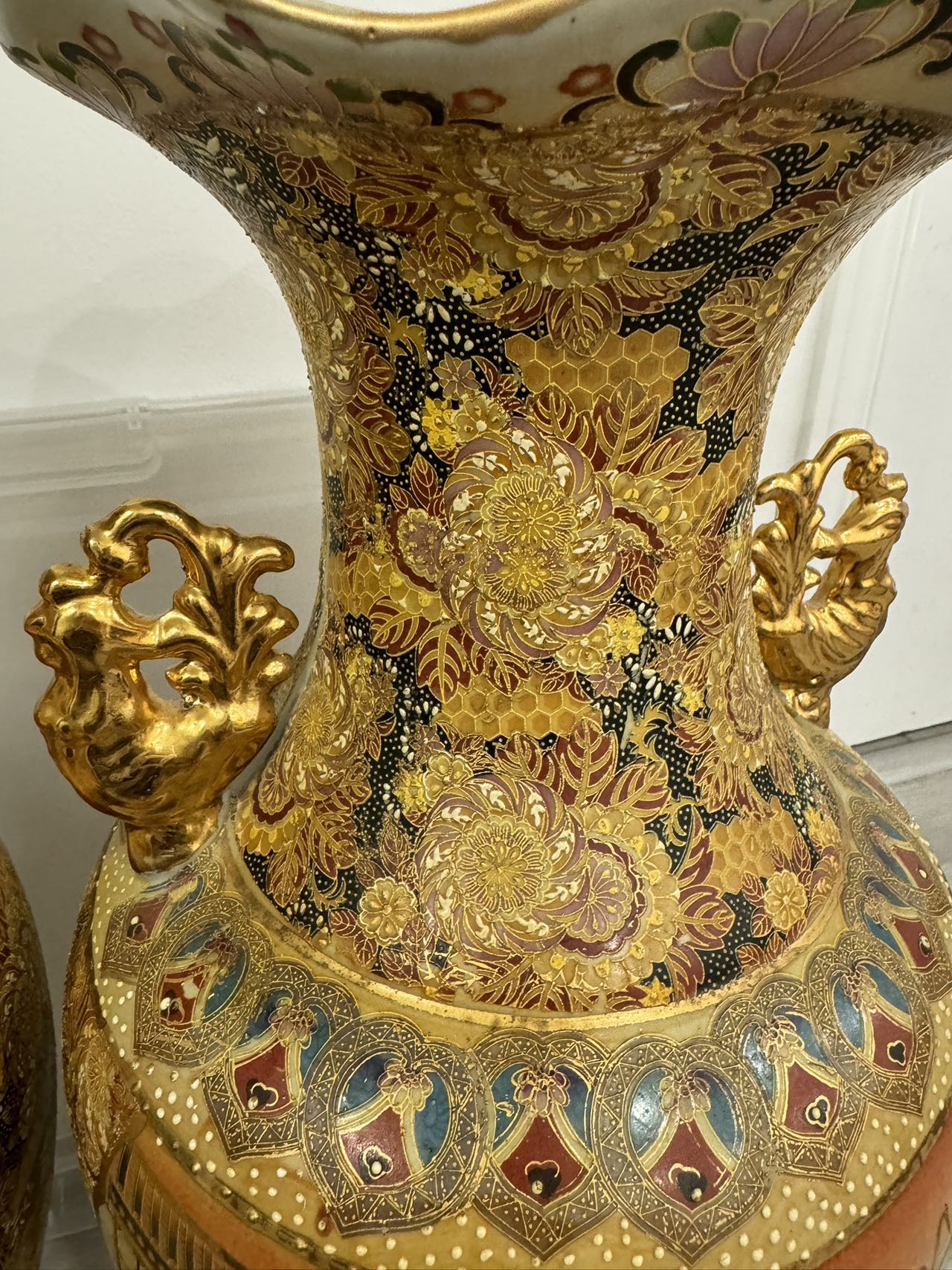 2 Large Decorative vases - photo 3