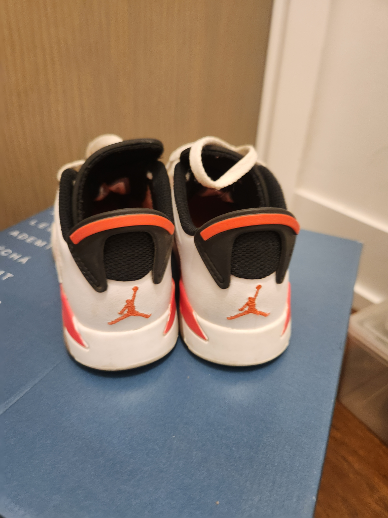 girl Jordan's - photo 2