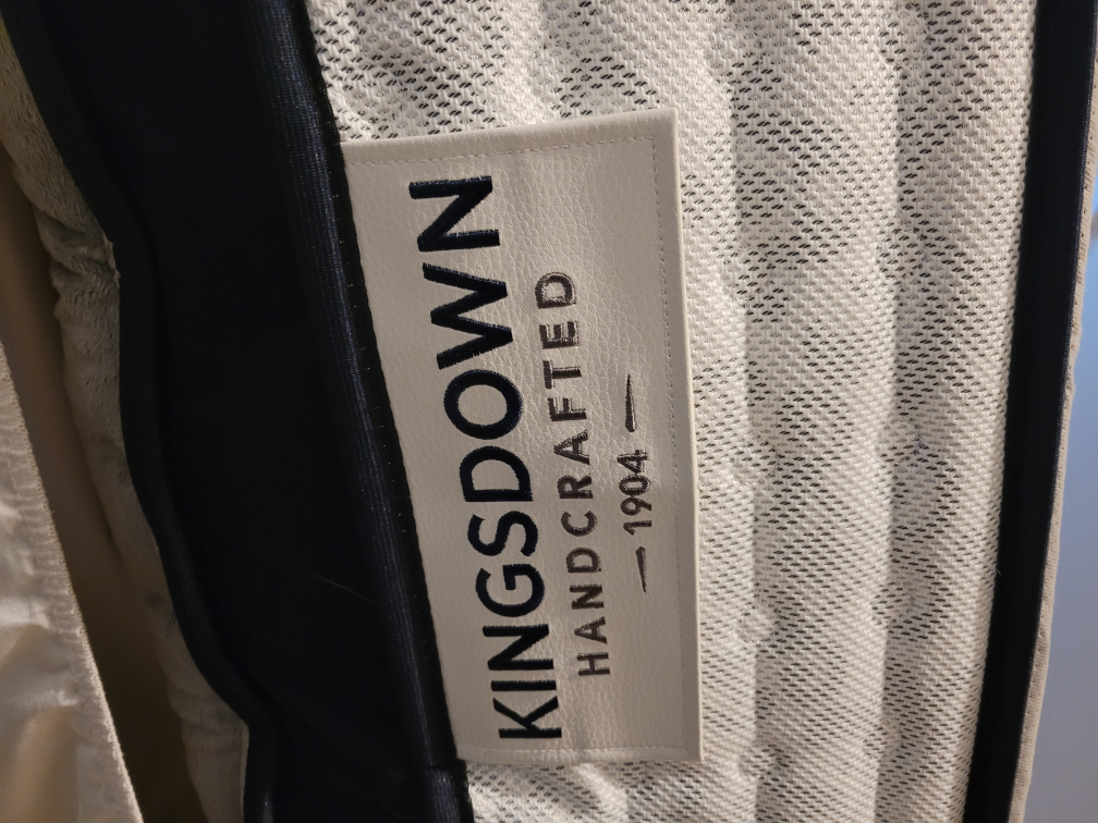 MUST SELL - OFFERS ACCEPTED Kingsdown king pillowtop mattress - photo 2