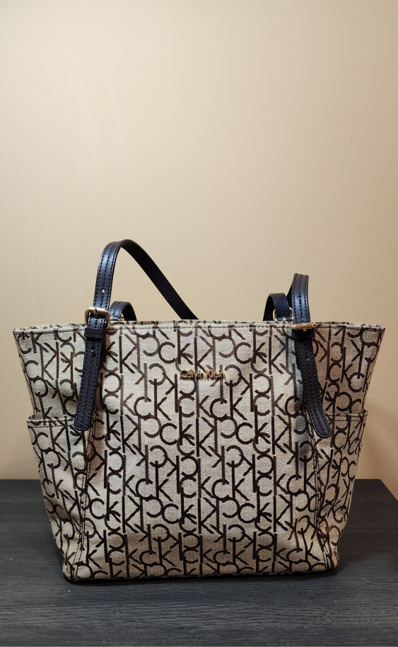 Calvin Klein Brown Canvas Monogramed Shoulder Bag - photo 2