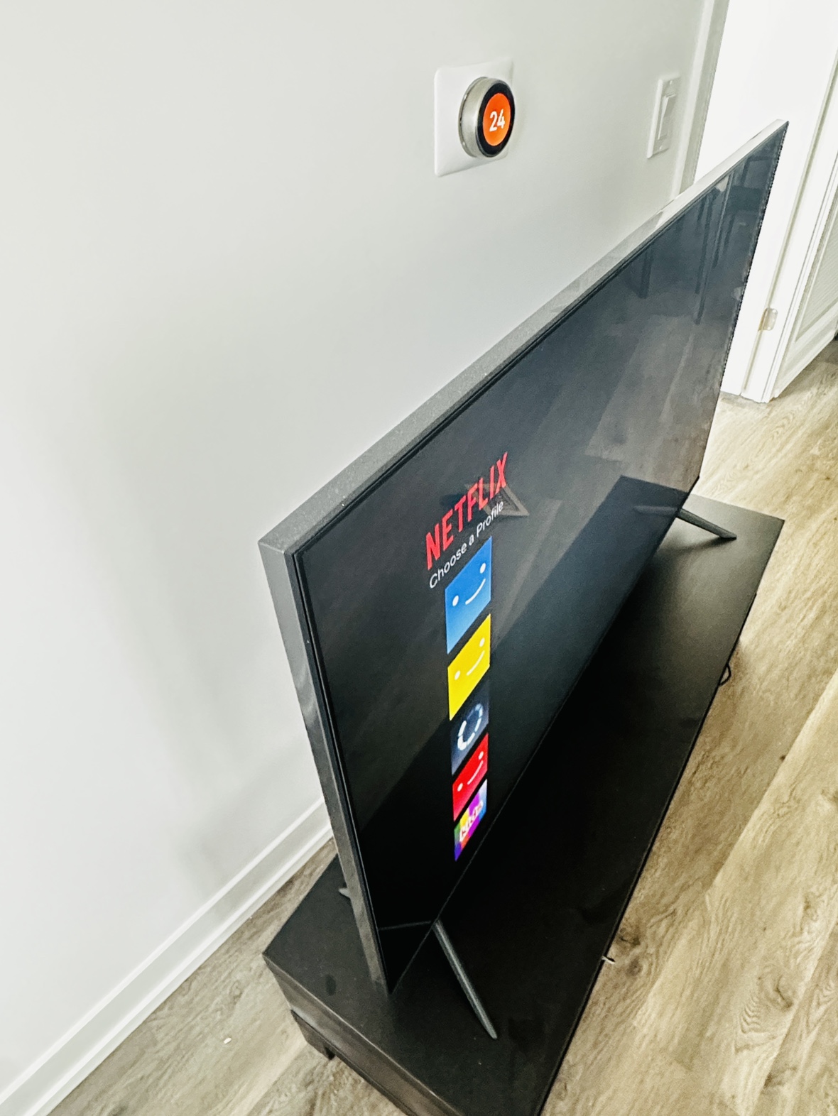 50" Samsung UHD 4K Smart TV (CU7000) - photo 3