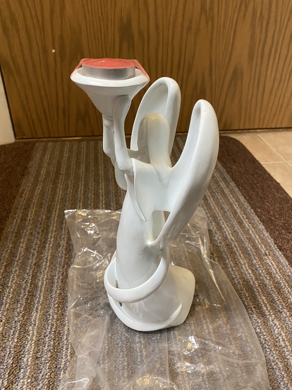 Les Cadeaux Elby Gifts White Angel Candle Holder image indicator(4)