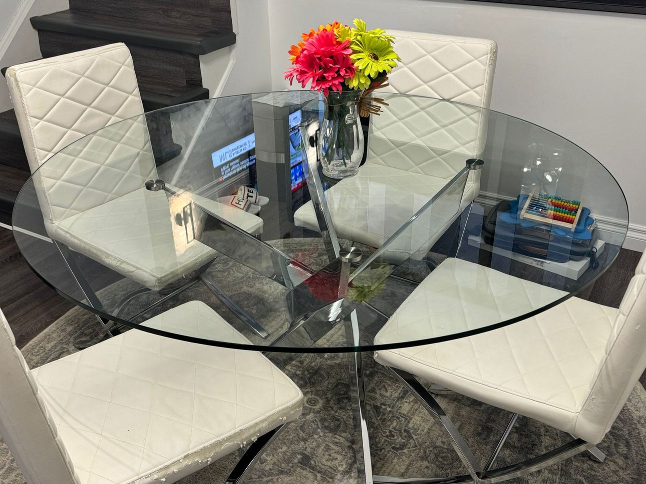 Beautiful round glass dining table - photo 3