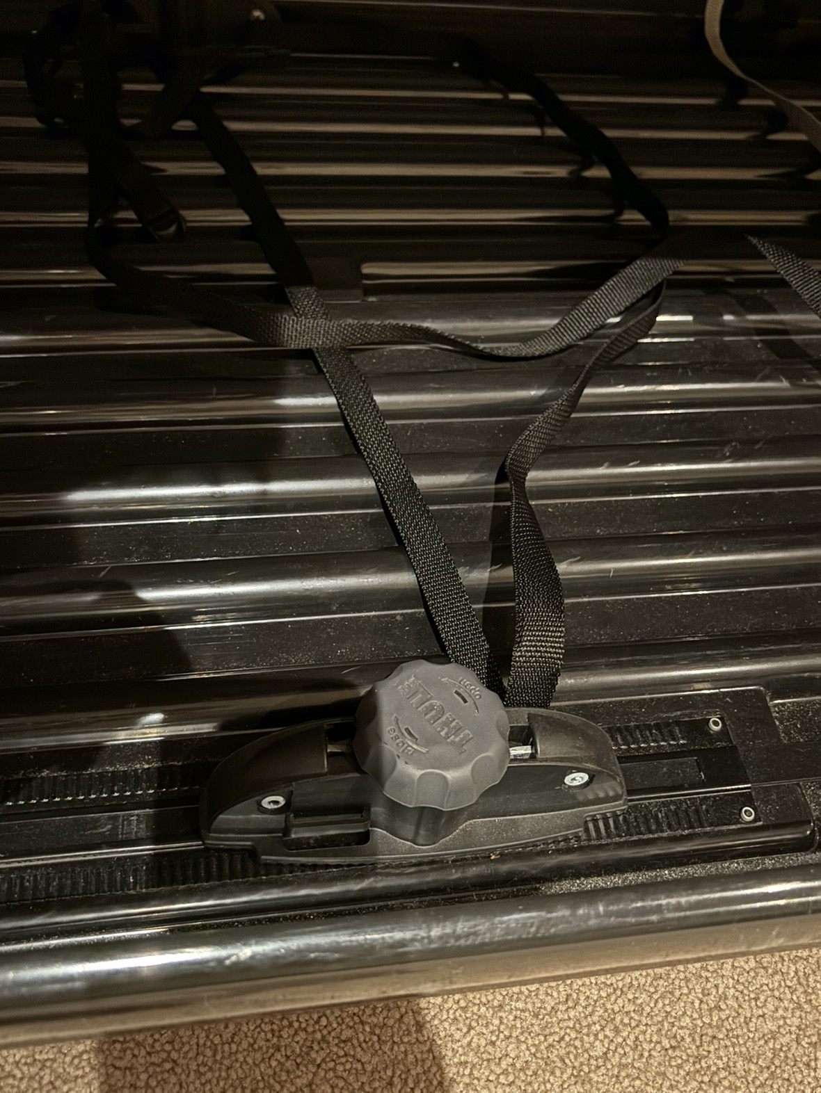 Thule Cargo Box image indicator(8)