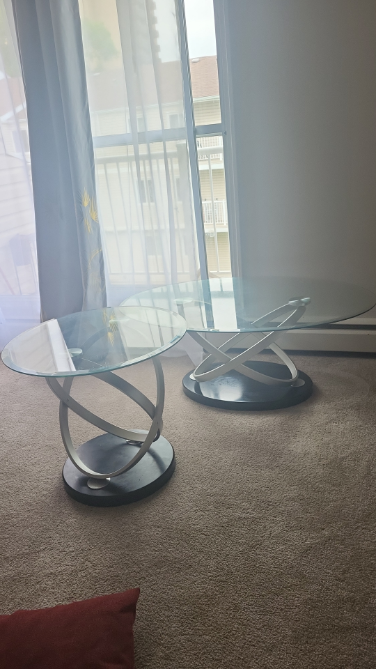 coffee table and a side table - photo 2