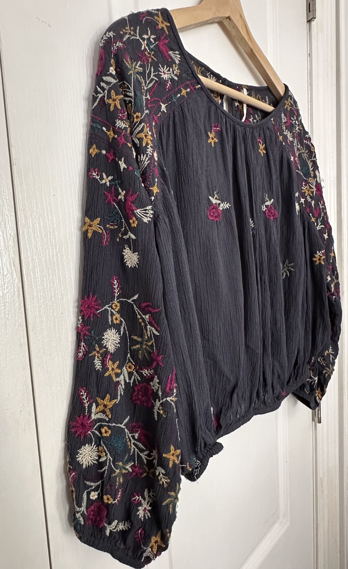 Free People “Wild Flowers” blouse • size M • indigo image indicator(4)