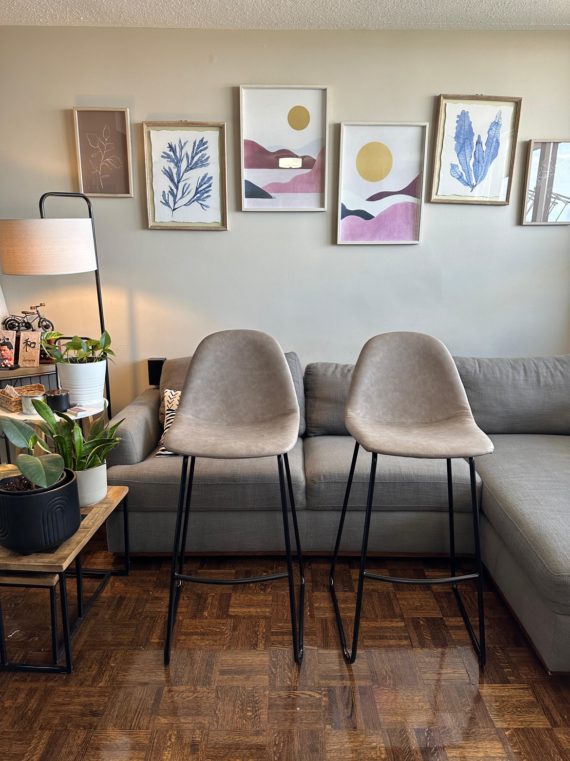 Bar stools (In Mint Condition) - photo 4
