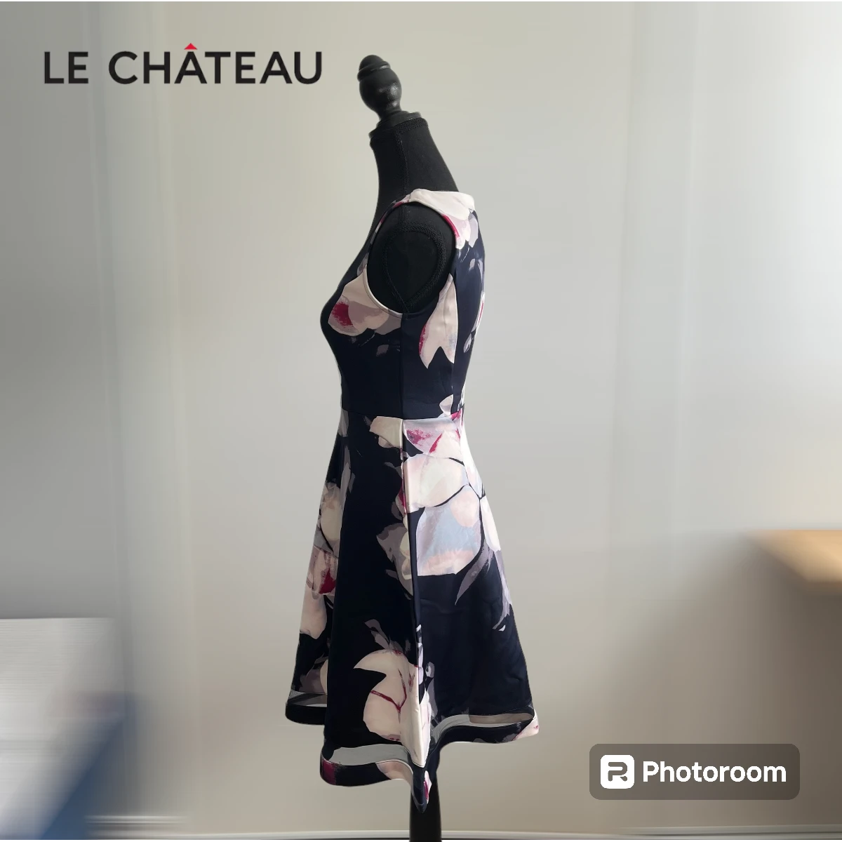 🩷 BRAND NEW 🩷 Le Château Dress 👗 image indicator(3)