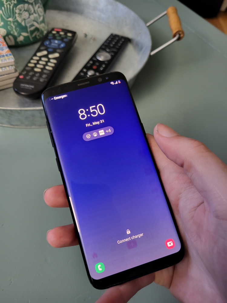 Samsung S8 (Read description)