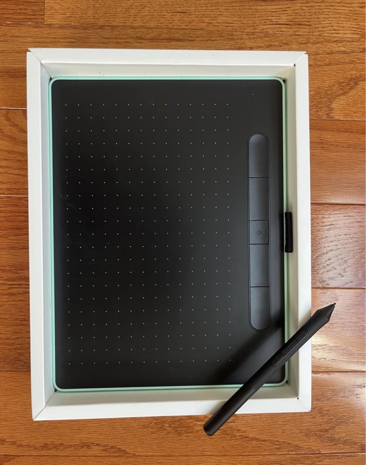 Wacom Digital Design and Drawing Tablet - photo 2