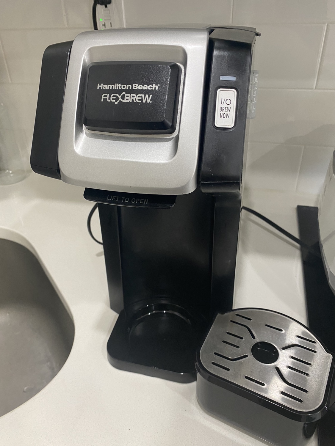 Hamilton Beach Flexbrew single serve coffee maker - photo 2