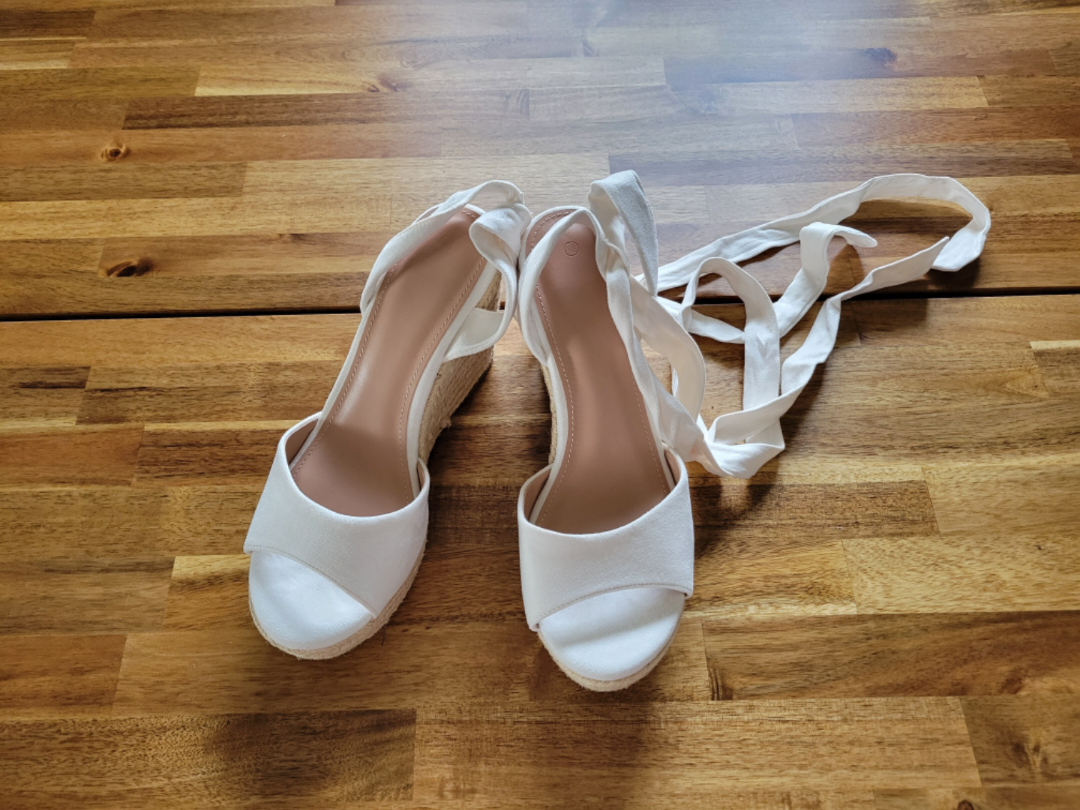 Size 8 Womens Wedge Lace-up Sandles