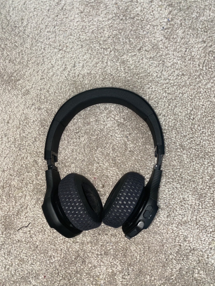 JBL & Under Armour headphones thumbnail