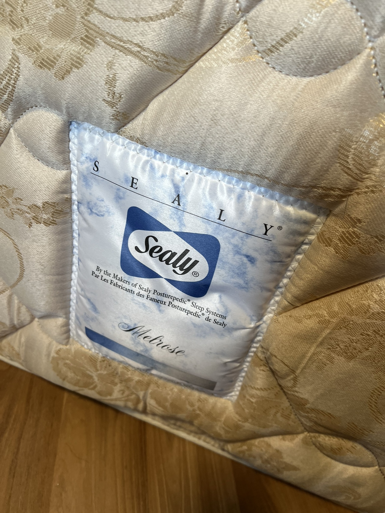 Twin Sealy Mattress & Ikea bedframe image indicator(3)