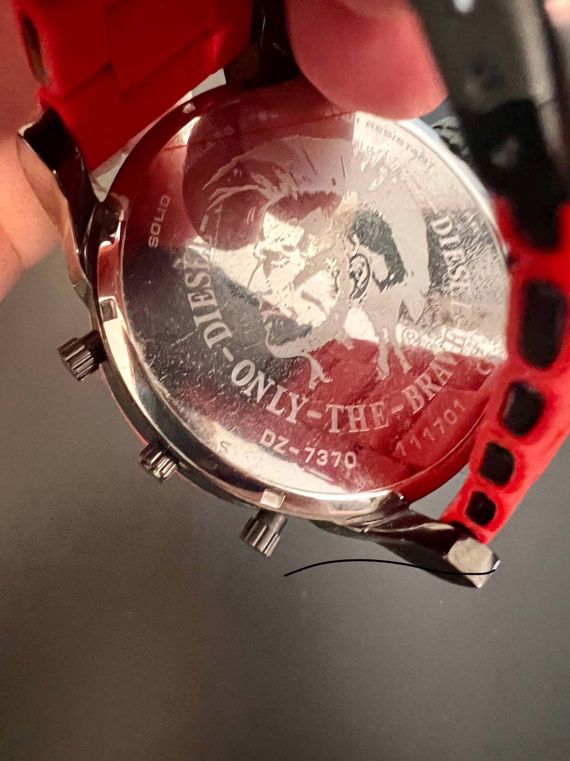 VGUC Diesel men’s Mr. Daddy 2.0 red metal watch DZ7370 image indicator(3)