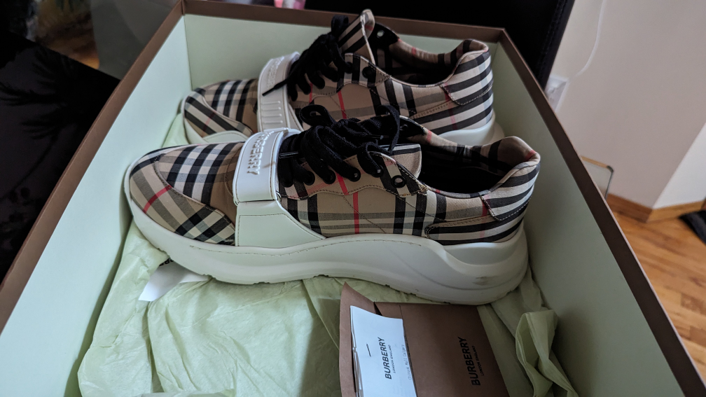 Authentic Burberry shoes - photo 2