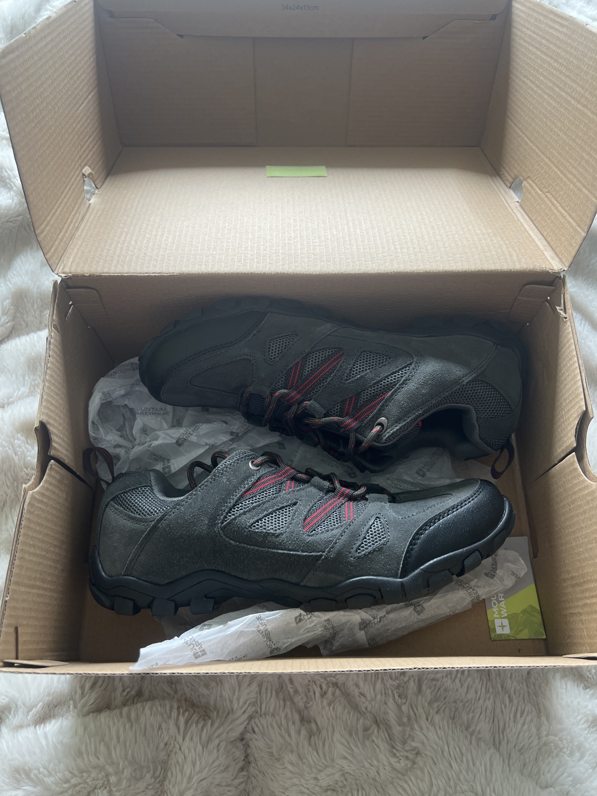 Men’s hiking shoes thumbnail