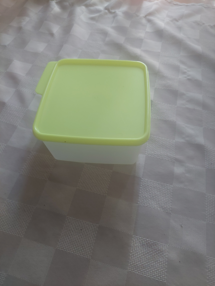 Tupperware tab containers - photo 2
