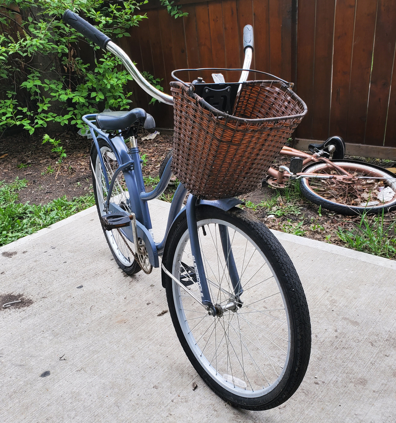 Beach cruiser bike