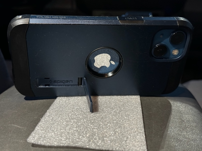 iPhone 13 Blue 128GB Good Condition w. Case image indicator(4)