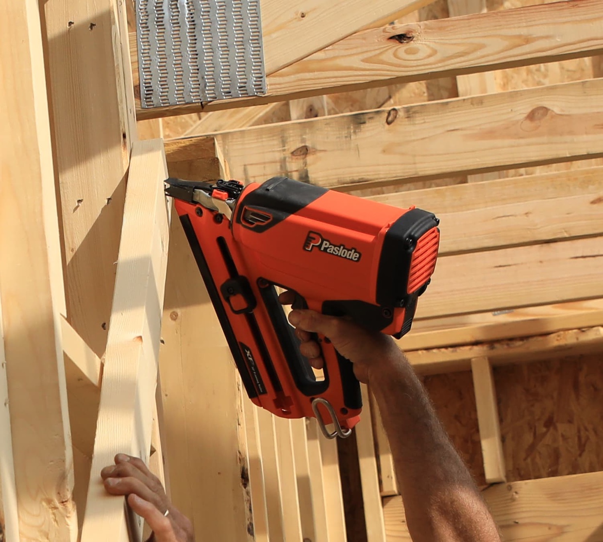 BRAND NEW Paslode Cordless Framing Nailer - photo 3