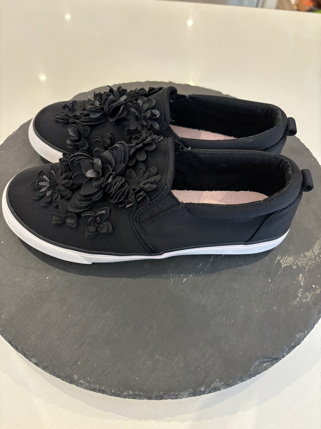 Joe Fresh Slip on Shoes | Youth Sz 3 image indicator(4)