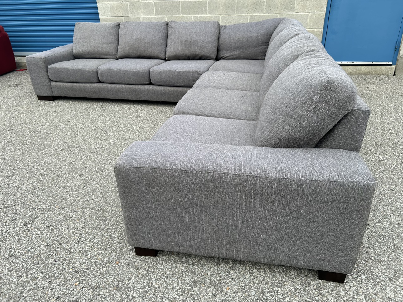 FREE DELIVERY• GREY MODERN LARGE SECTIONAL COUCH / SOFA - photo 3