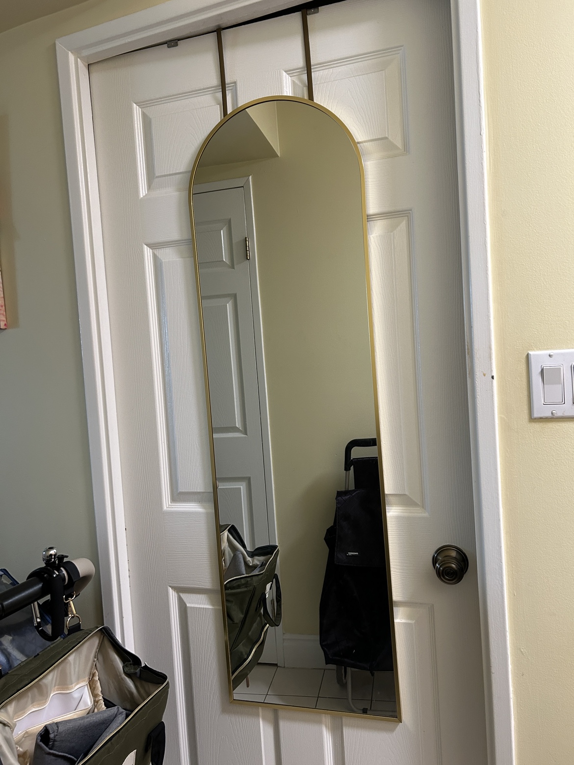 Hanging mirror thumbnail