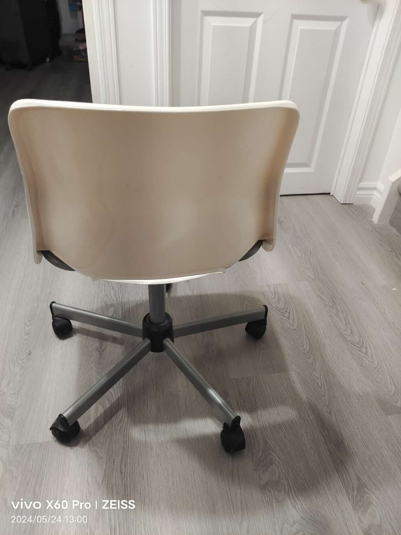 Ikea white swivel office desk chair **FIRM PRICE** - photo 2