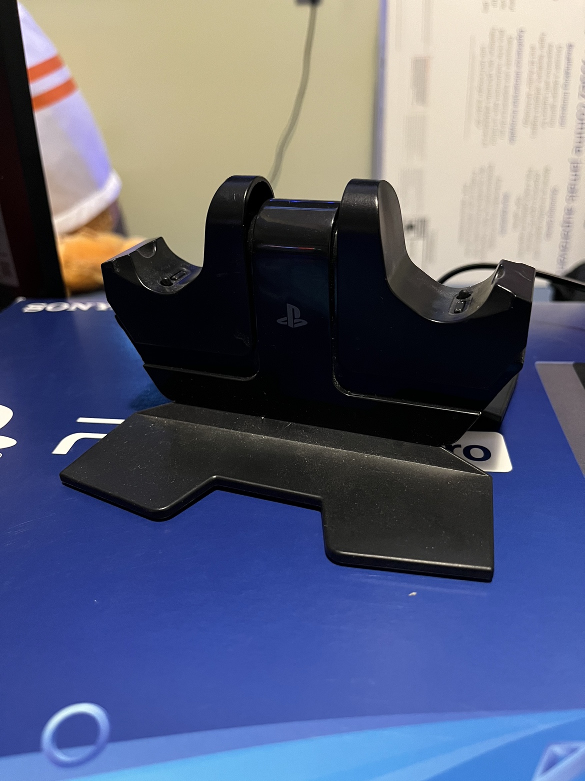 PS4 Pro 1TB - photo 3