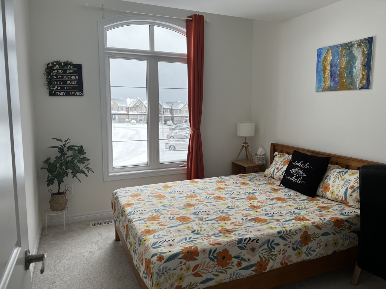 Queen size Zinus bed - photo 2