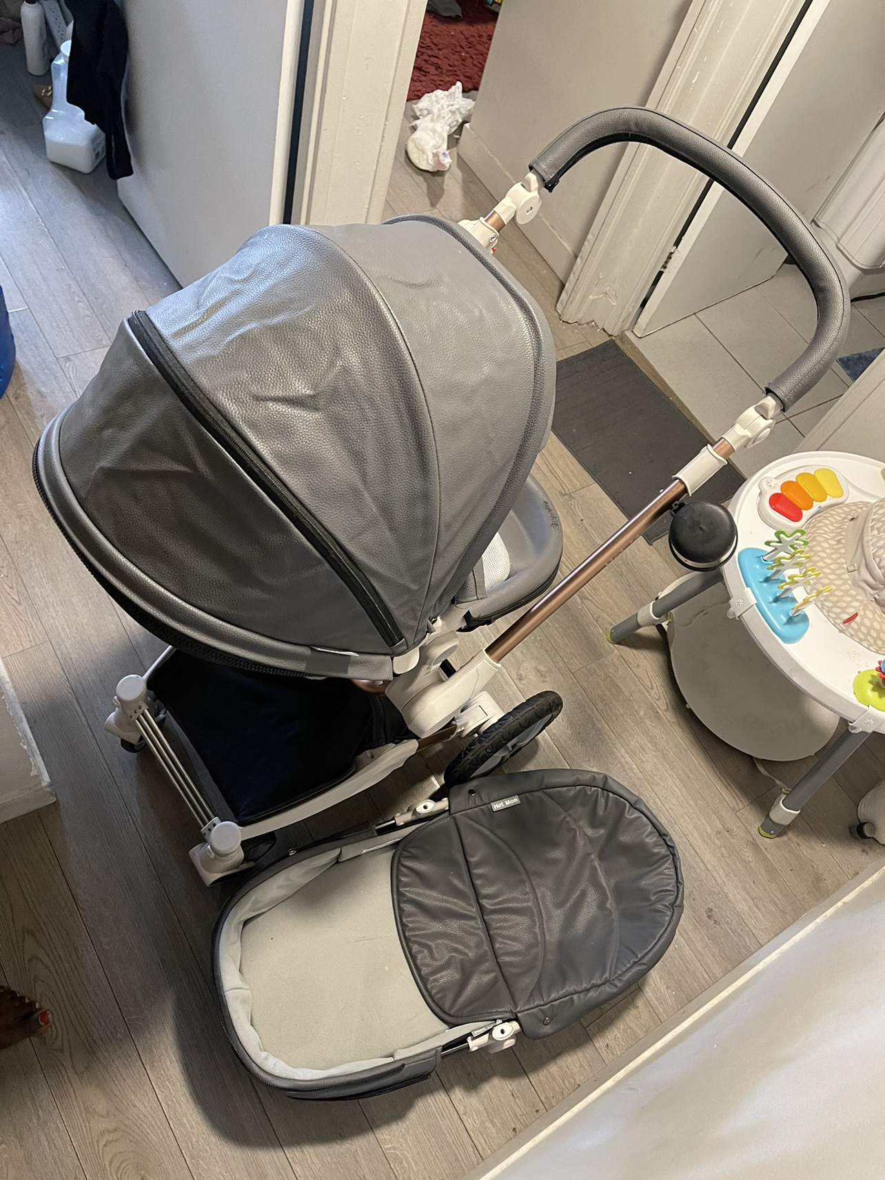 Baby stroller 2 in 1- hot mom baby stroller. Very good condition - photo 5