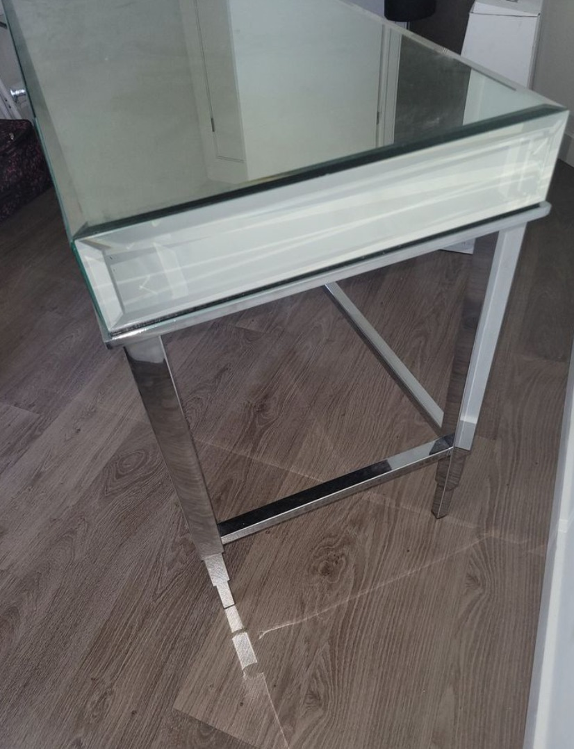 Mirrored Desk - photo 3
