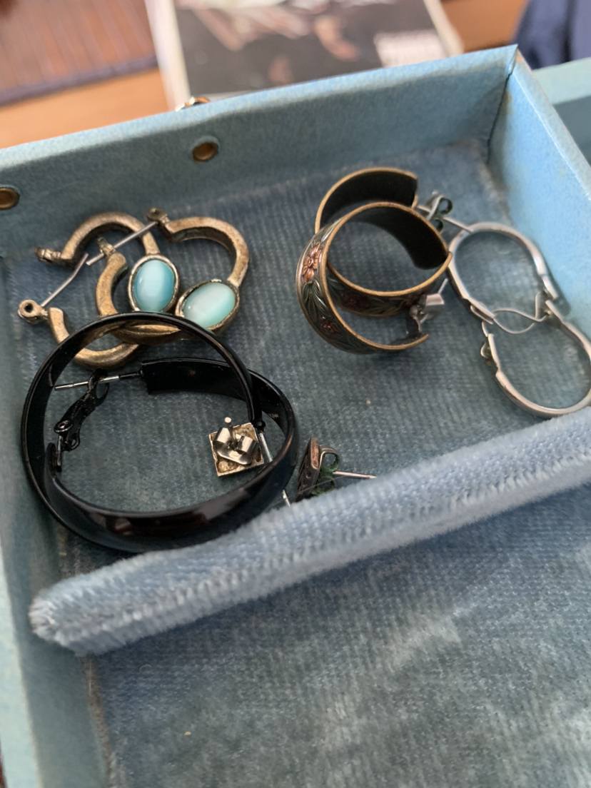 5 pairs of earrings! image indicator(6)