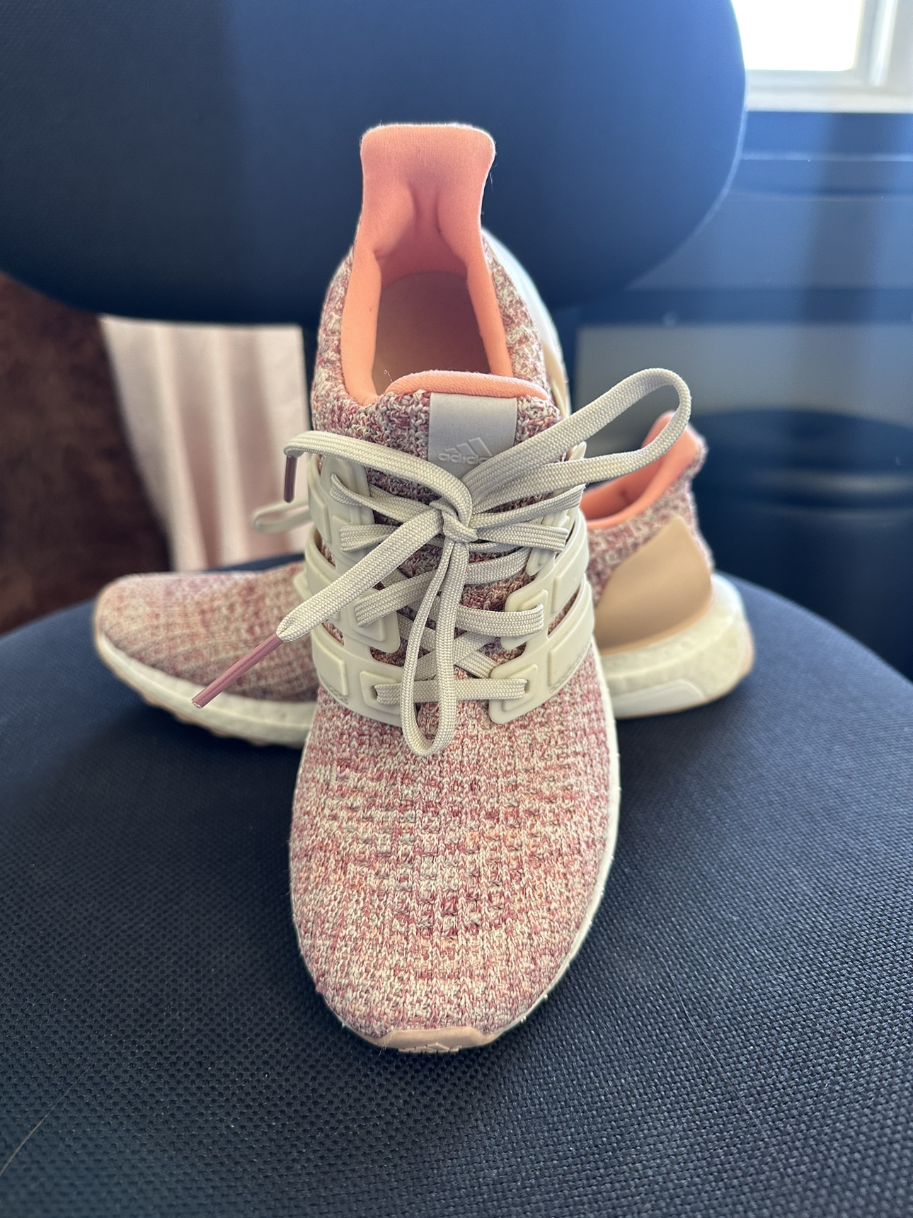 Ultraboost Size 5 US image indicator(2)