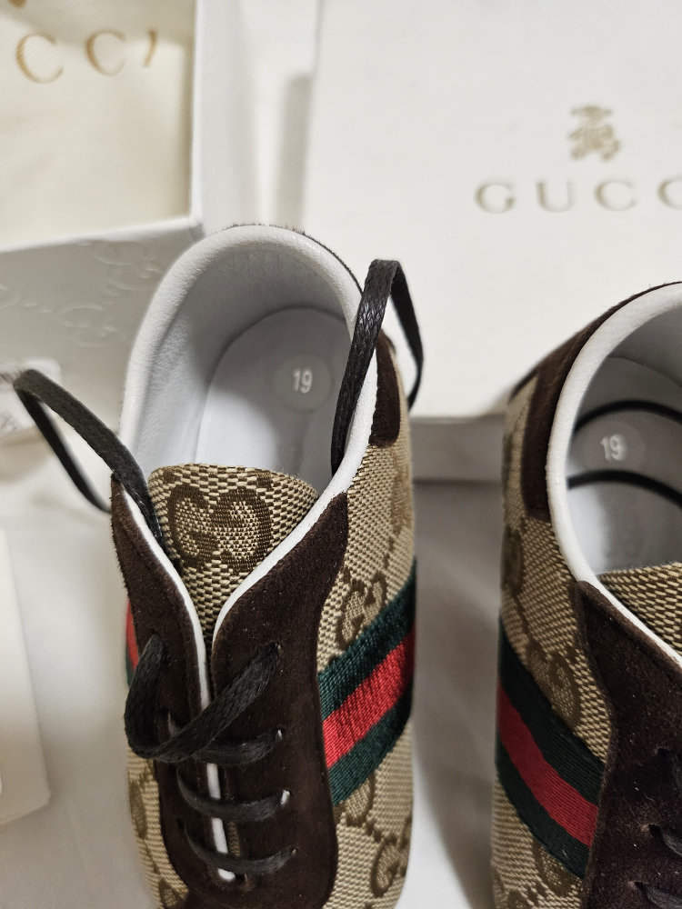 authentic gucci baby shoes image indicator(4)