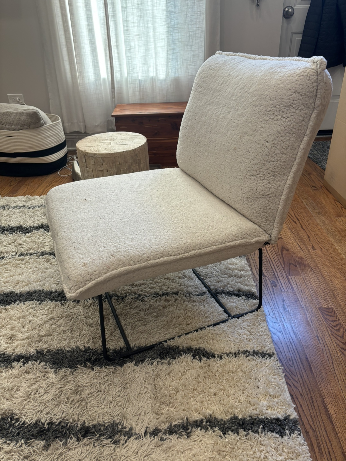 White Fluffy Chair - photo 3