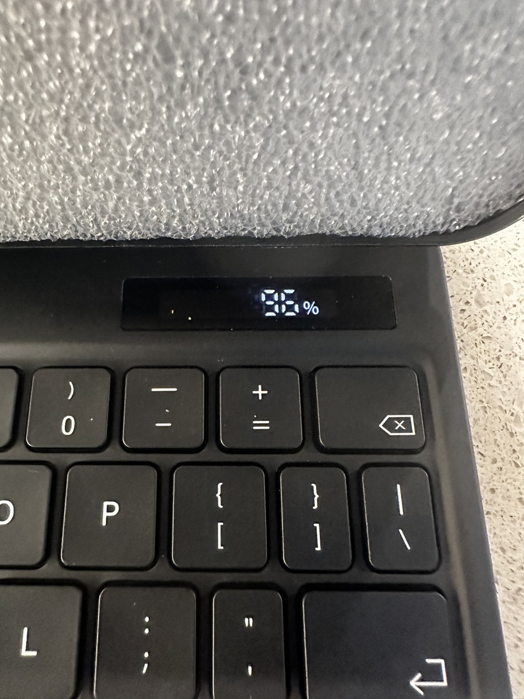 ESR magnetic keyboard case - photo 3