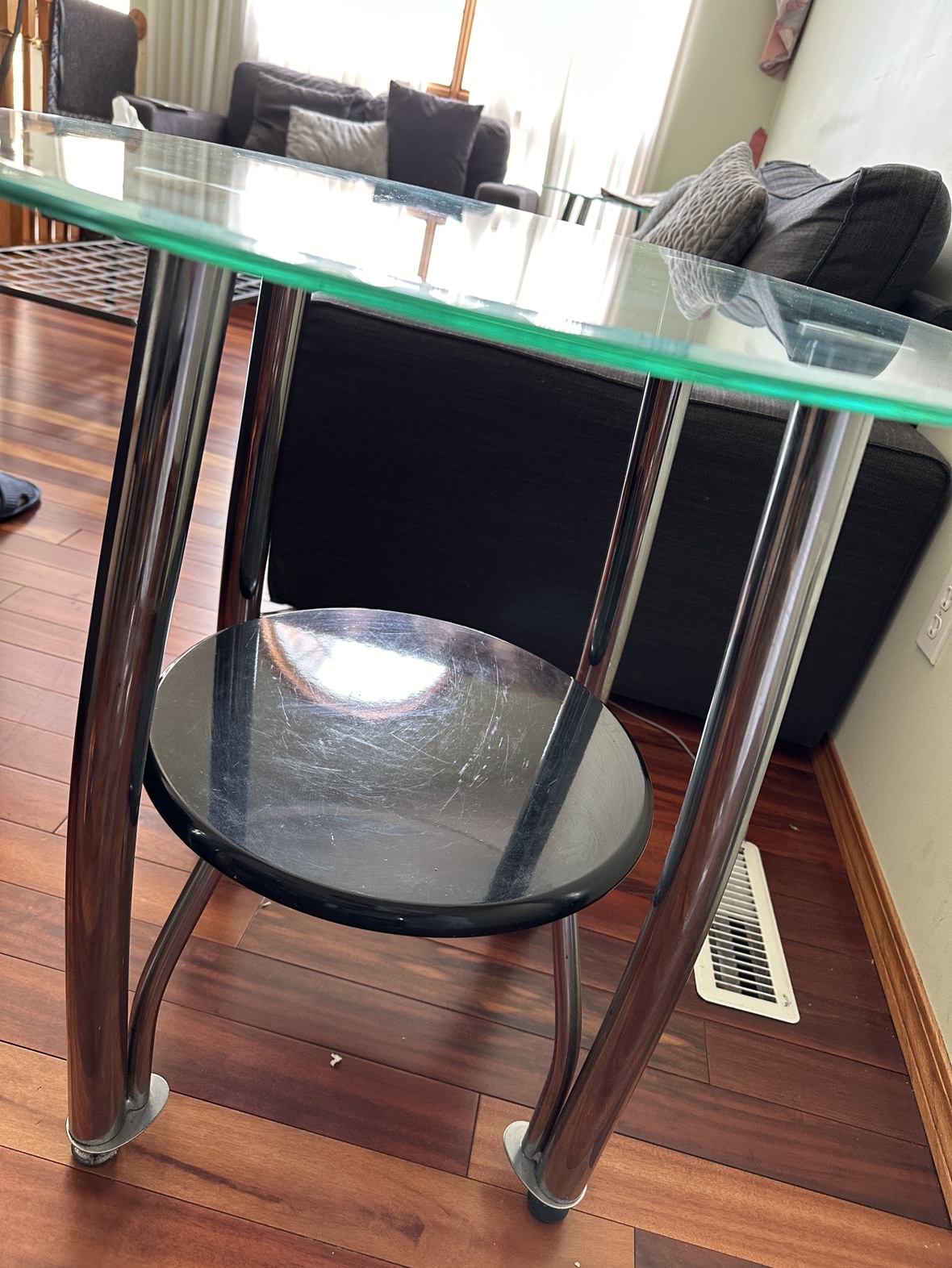 Pair of round glass tables in good condition. For sale! - photo 4