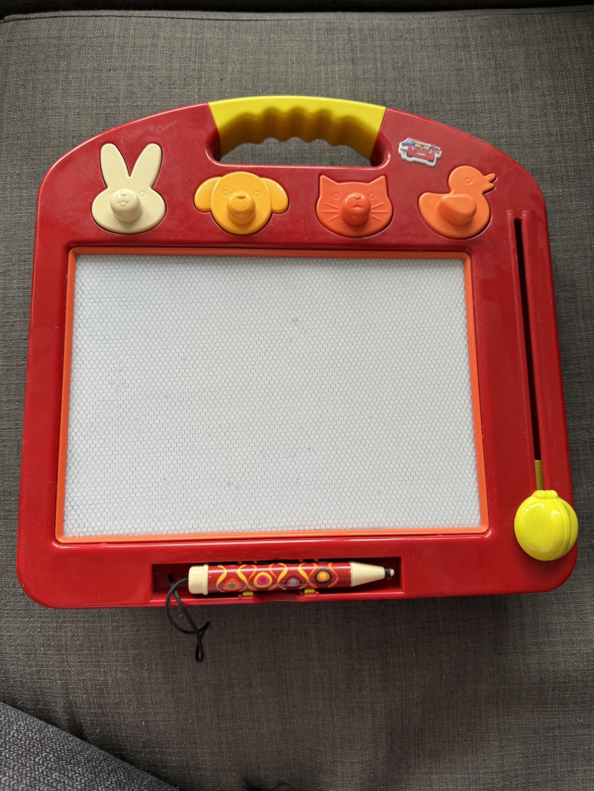 Magnetic drawing board