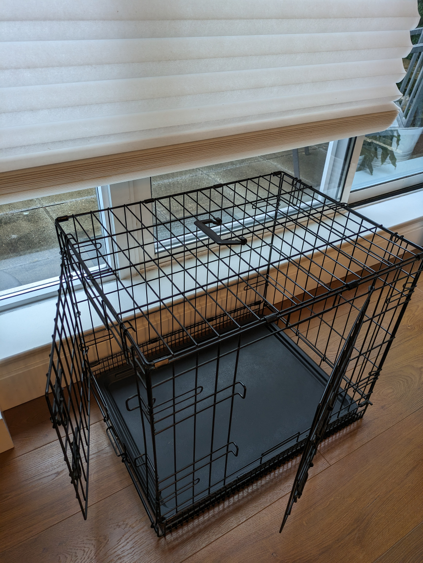 pet kennels / crates