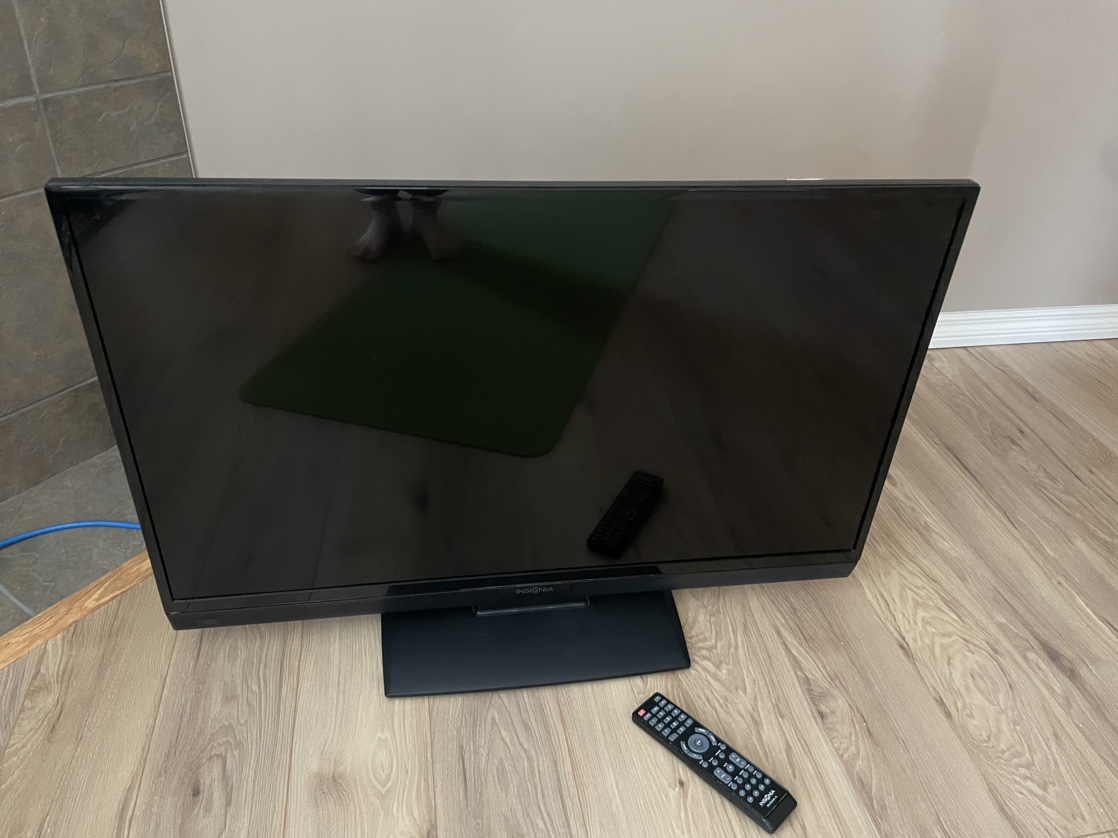 Insignia 39inch TV