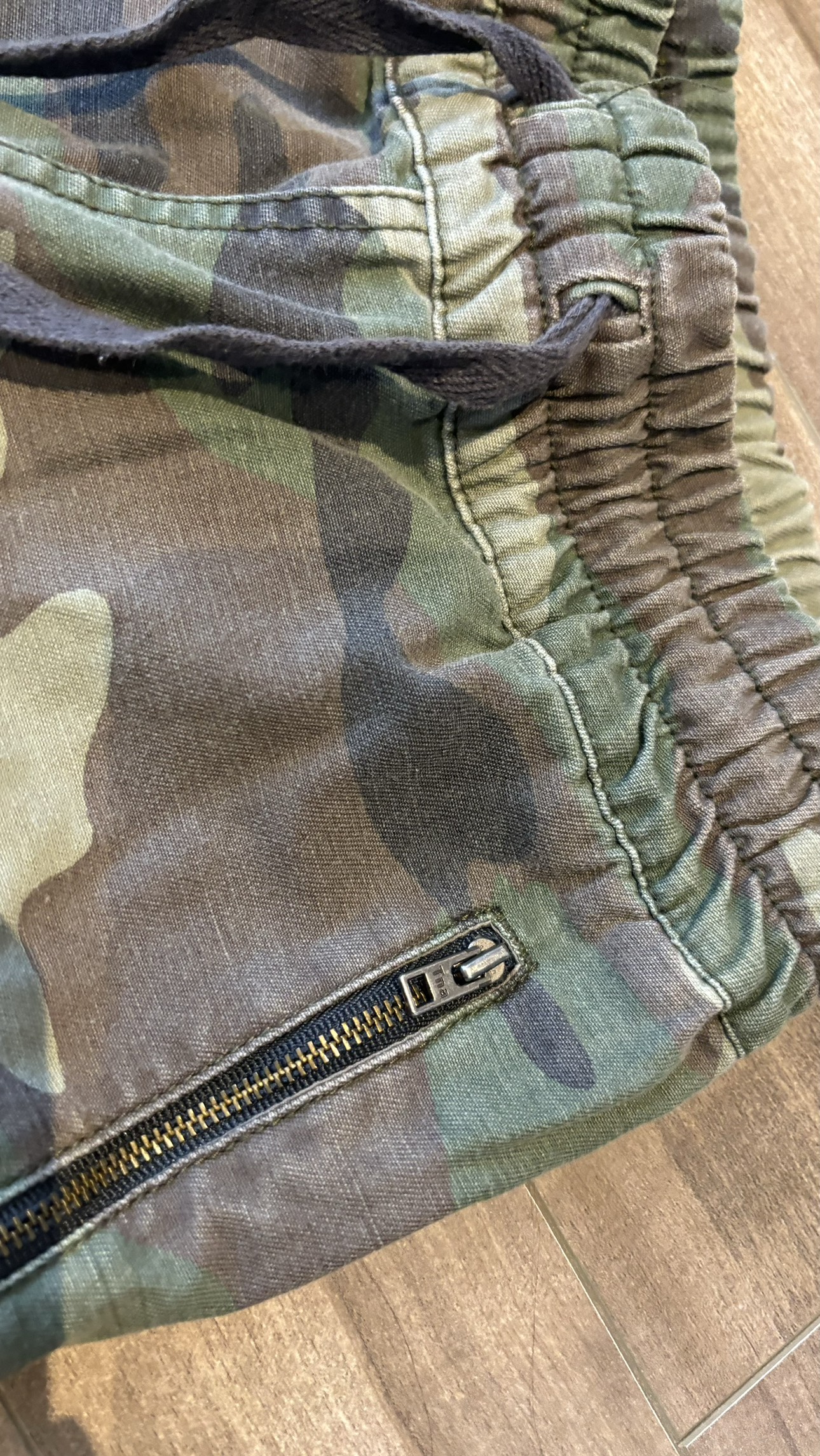 Aritzia TNA Alix Camo Camouflage Jogger Pants - photo 5