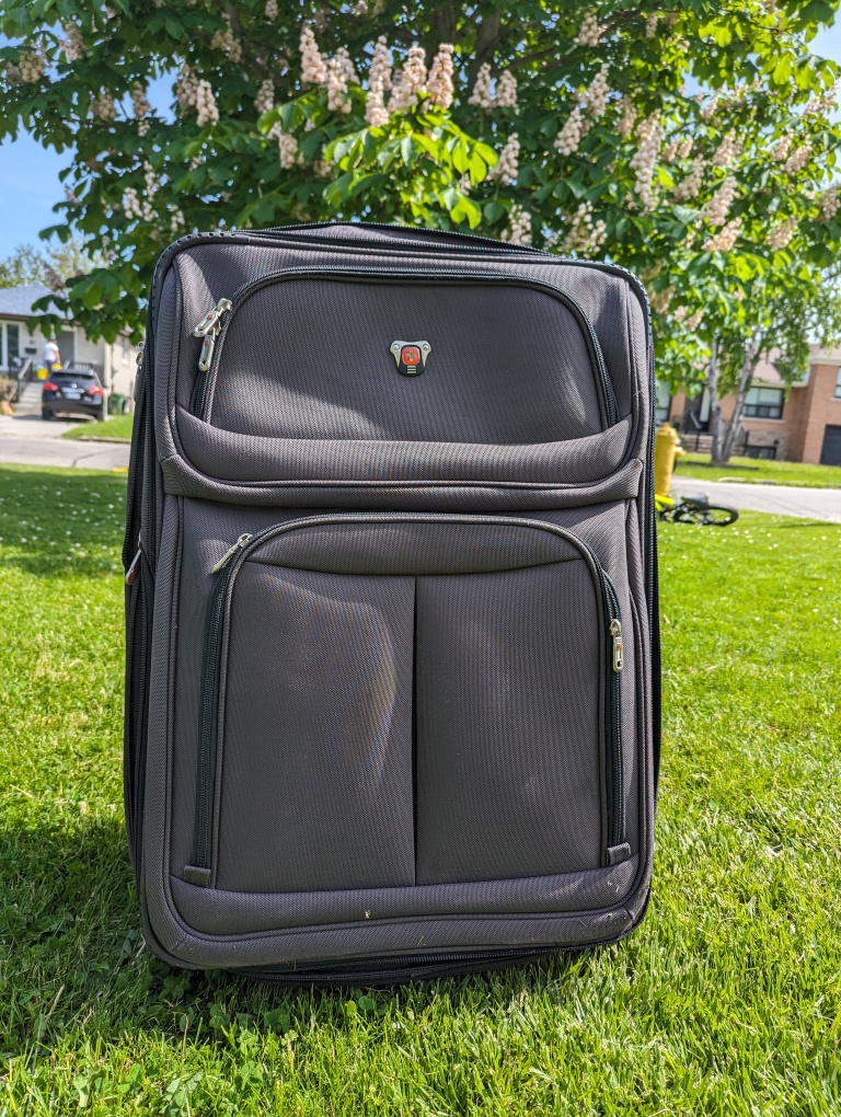 SWISSGEAR LARGE LUGGAGE
