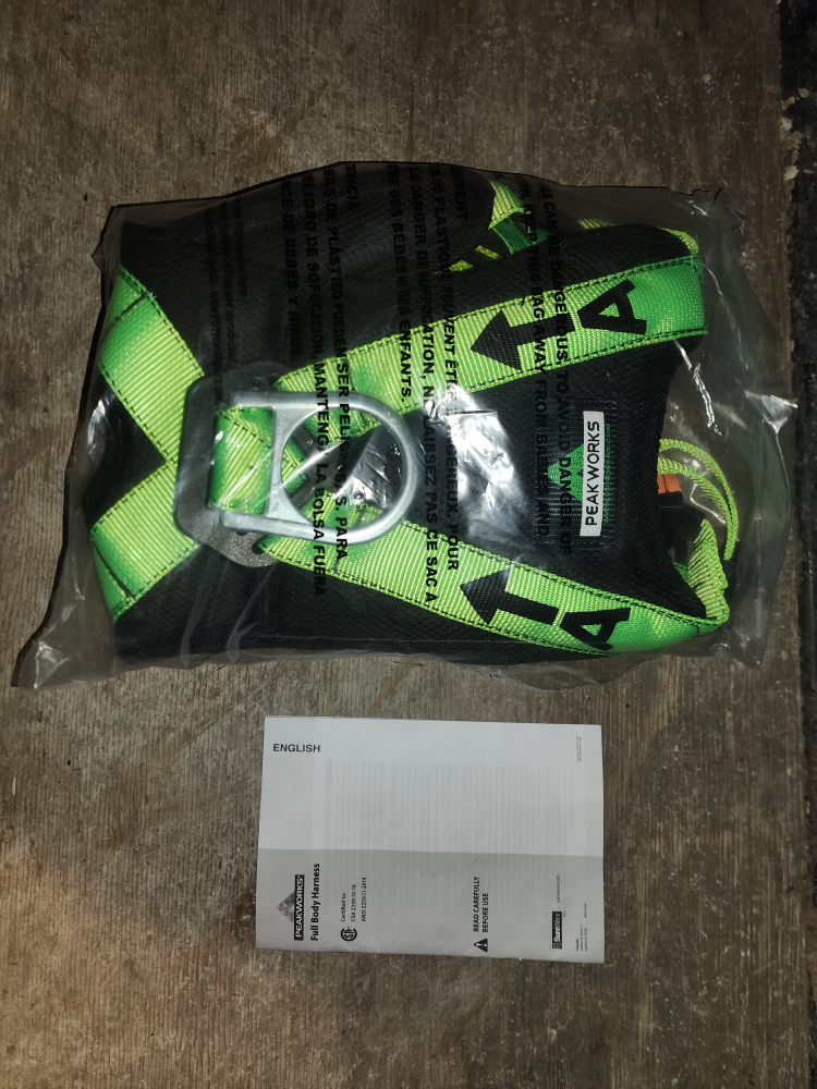 PeakWorks 1D-Ring full body harness.FREE DELIVERY WITHIN THE GTA