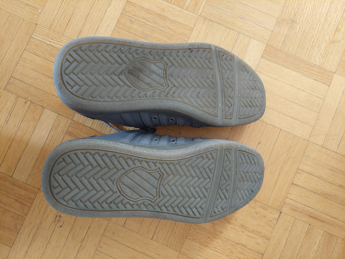 Like New K-Swiss mens size 10 grey shoes kswiss - photo 4