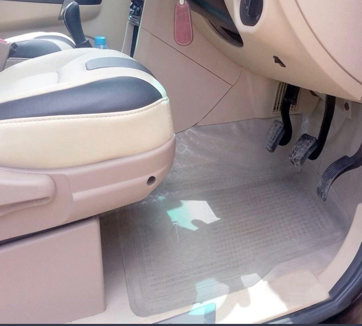 4-Piece Vehicle Mats Universal Fit BRAND NEW in Box - photo 4