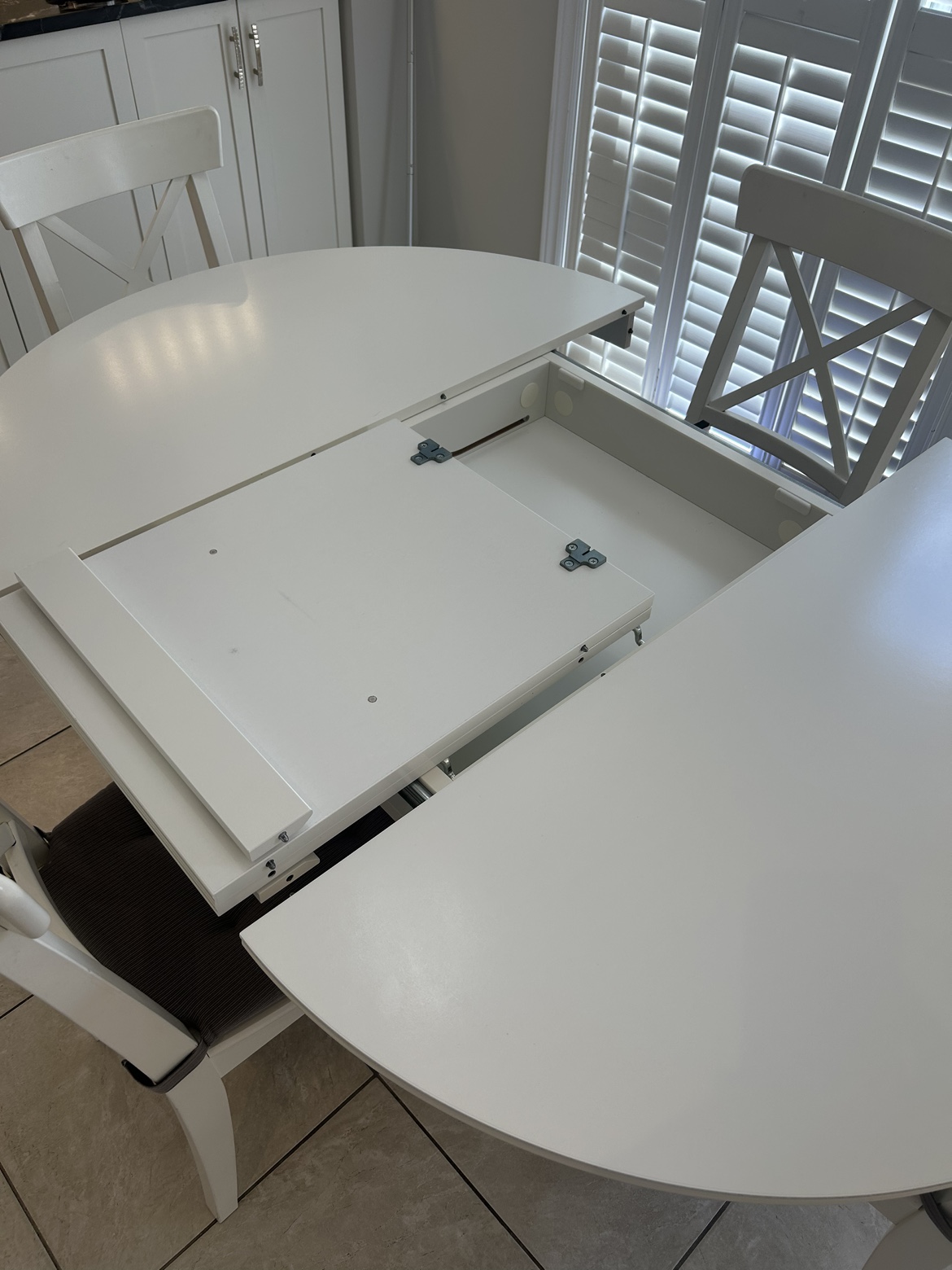 Extendable table and chairs - photo 3