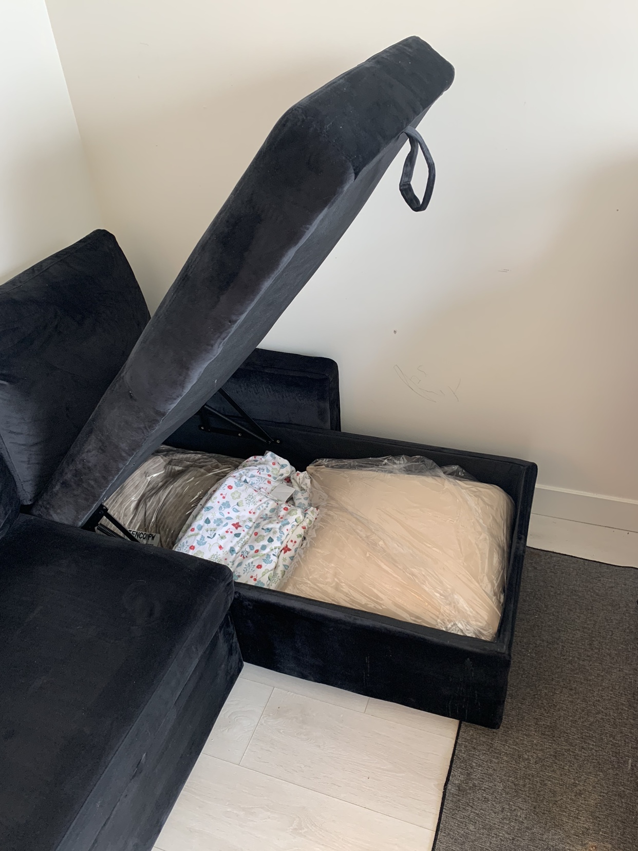 Black sofa cum bed - photo 3