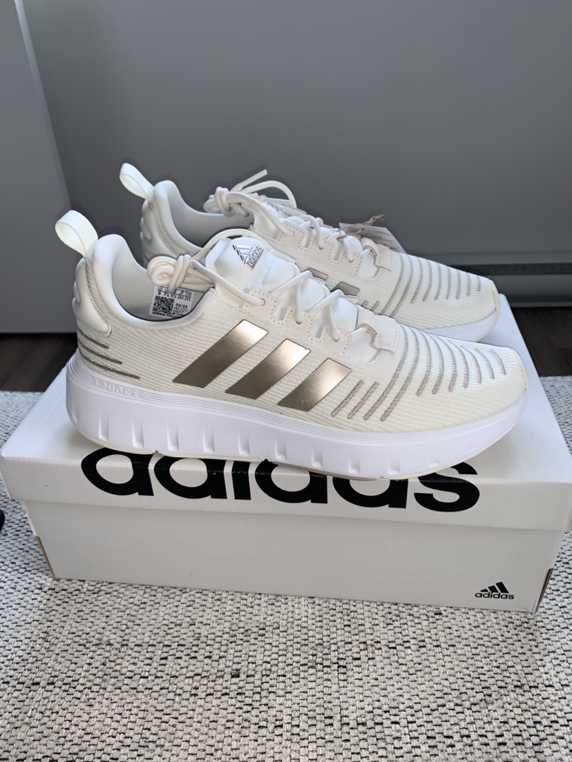 Adidas Swift Run White / Gold - Sizes 8.5 & 9 - photo 2